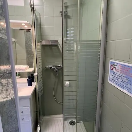 Chateaux 5 Minute, Parking Gratuit Hauteur 2 M Версаль